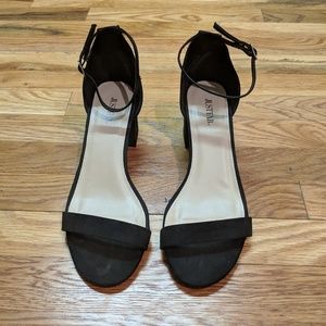 Sanoura - Low Block Heeled Sandals